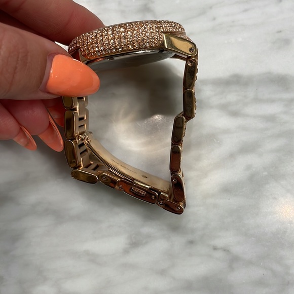 Michael kors swarovski Rose gold watch - Picture 3 of 6